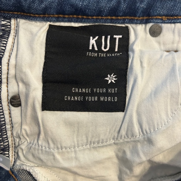 Women’s KUT from the Kloth Brand Cuffed Capri Distressed Blue Jeans | Size 6 - Picture 6 of 10